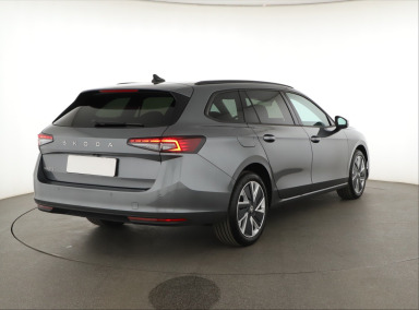 Škoda Superb - 2024