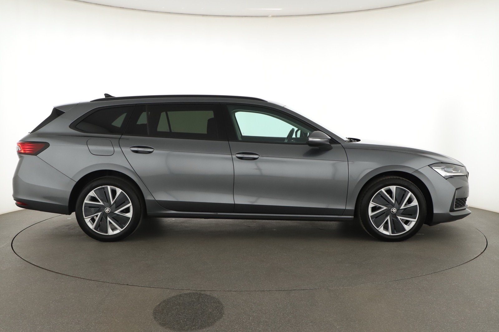 Škoda Superb - 2024