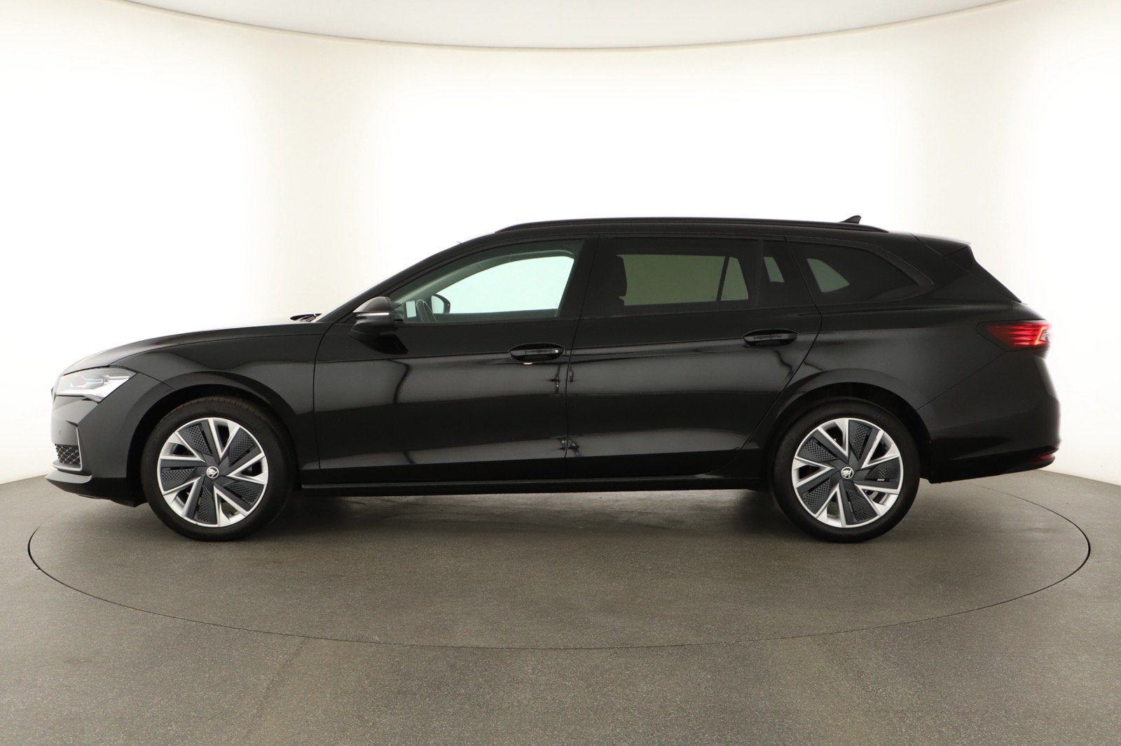 Škoda Superb - 2024