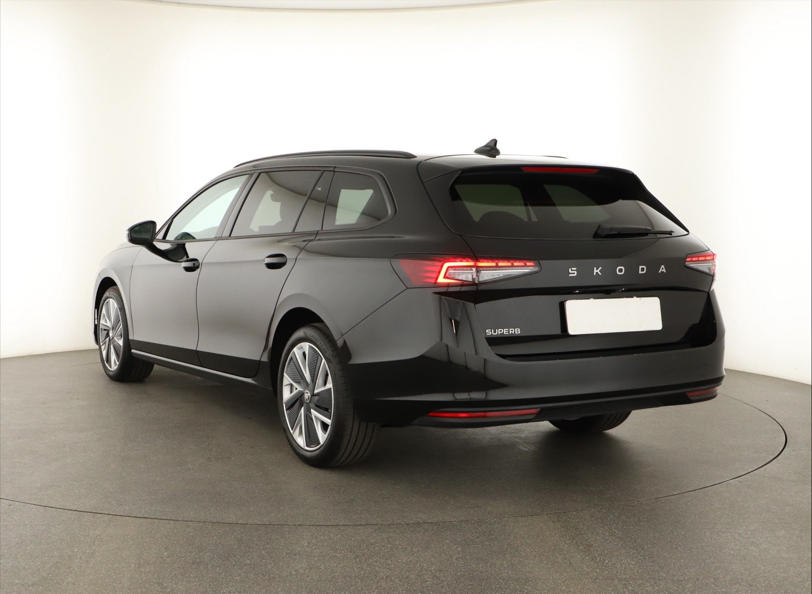 Škoda Superb - 2024