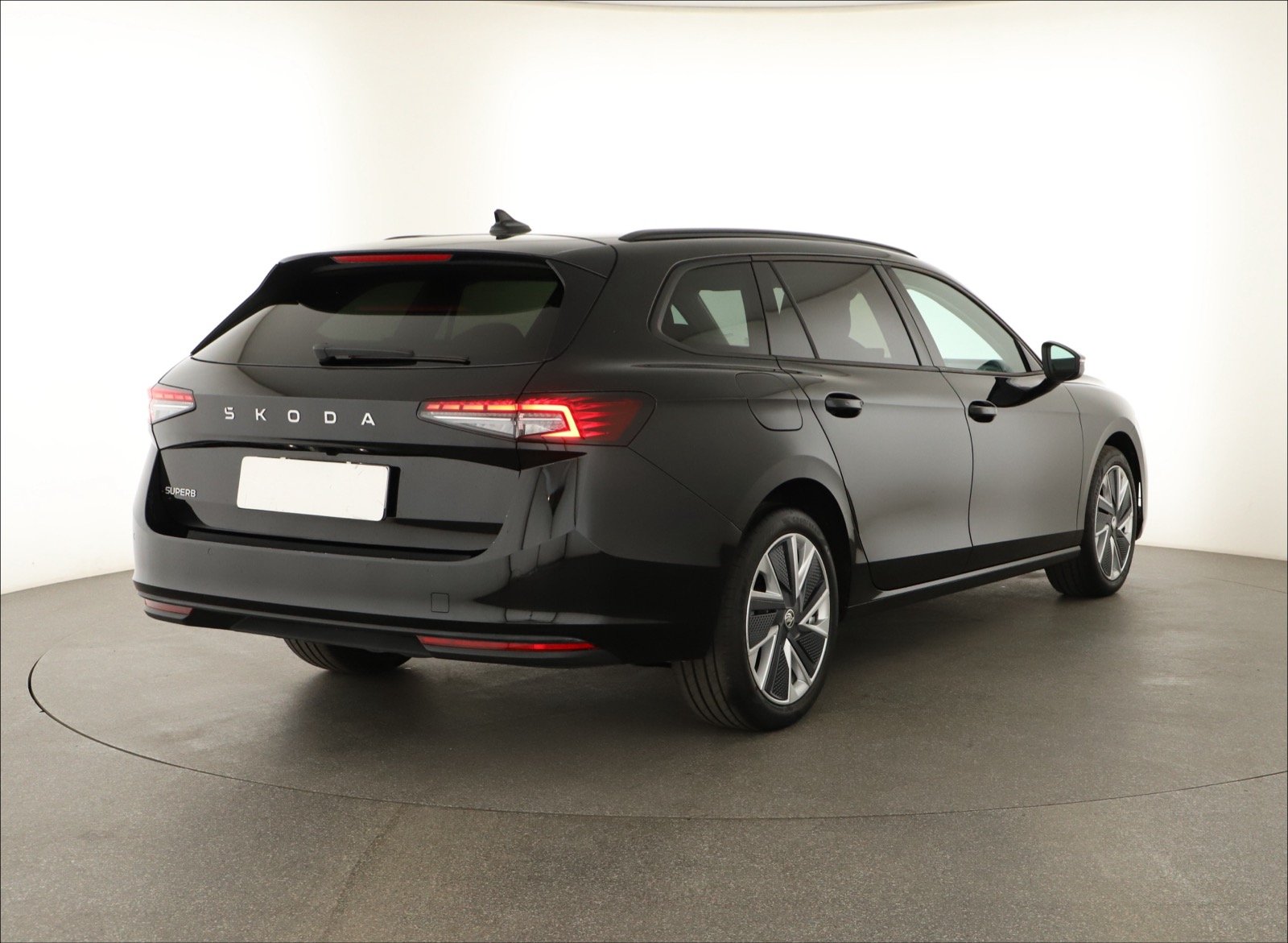 Škoda Superb - 2024