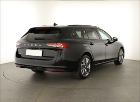 Škoda Superb - 2024