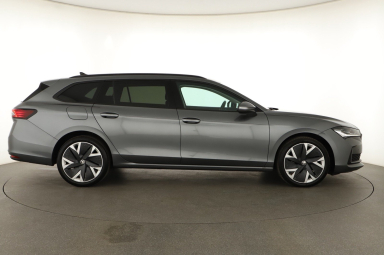 Škoda Superb - 2024