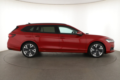 Škoda Superb - 2024