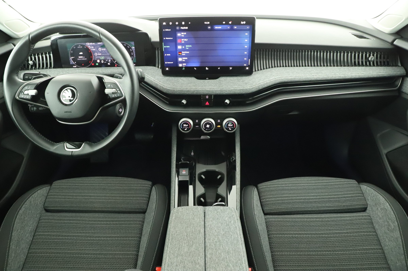 Škoda Superb - 2024