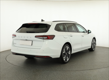 Škoda Superb - 2024