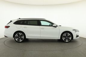 Škoda Superb - 2024