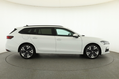 Škoda Superb - 2024