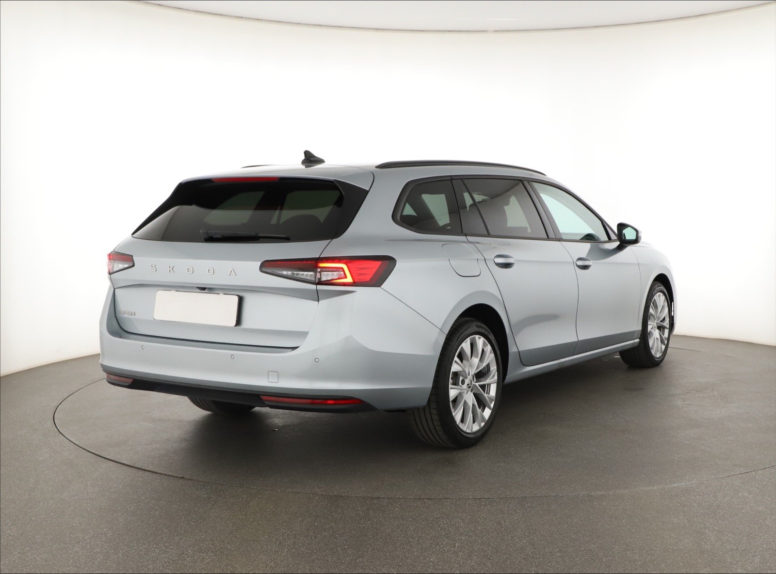 Škoda Superb - 2024