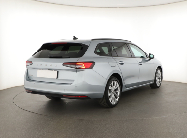 Škoda Superb - 2024