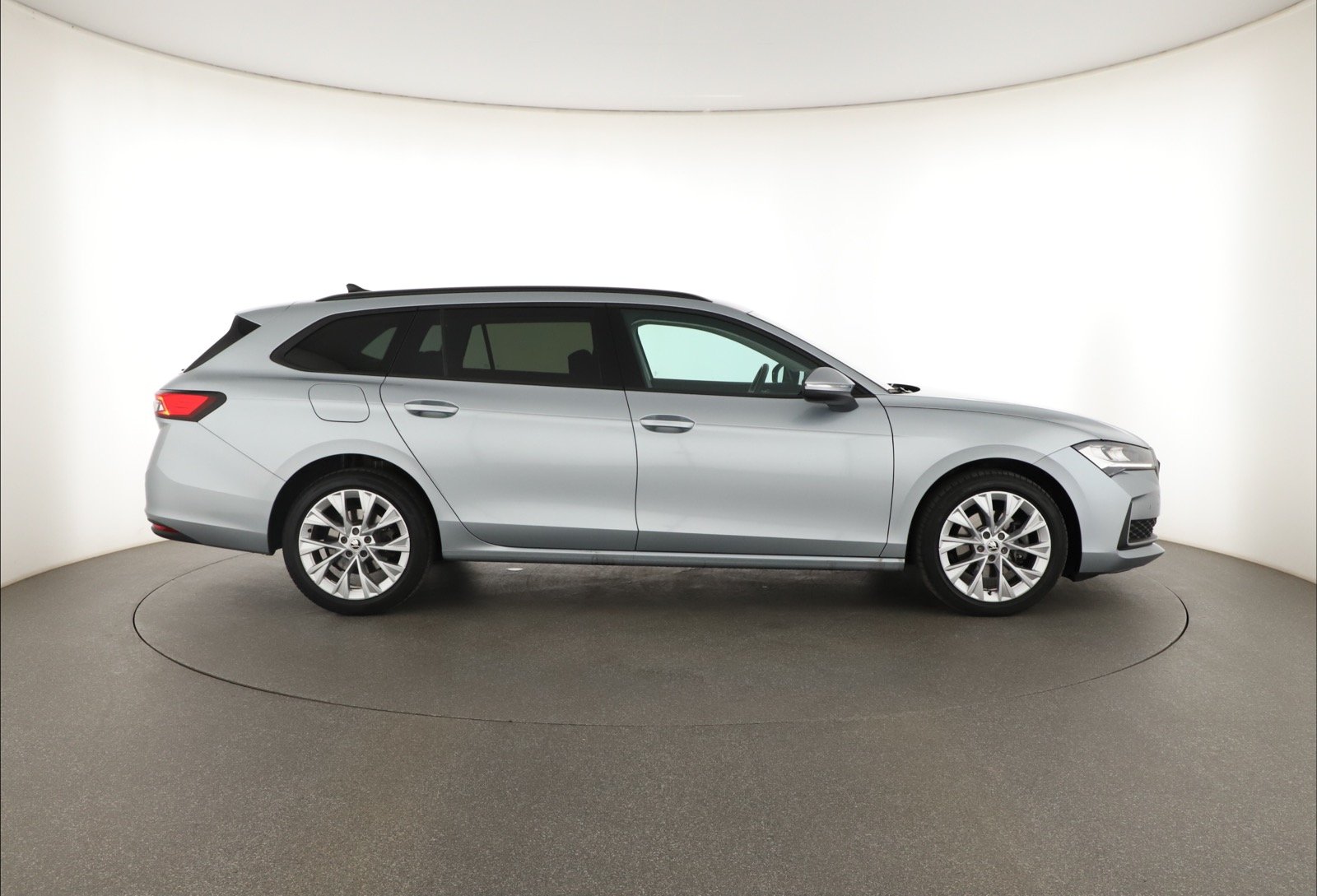 Škoda Superb - 2024