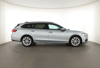 Škoda Superb - 2024