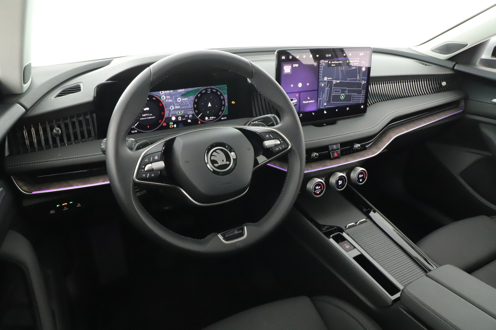 Škoda Superb - 2024