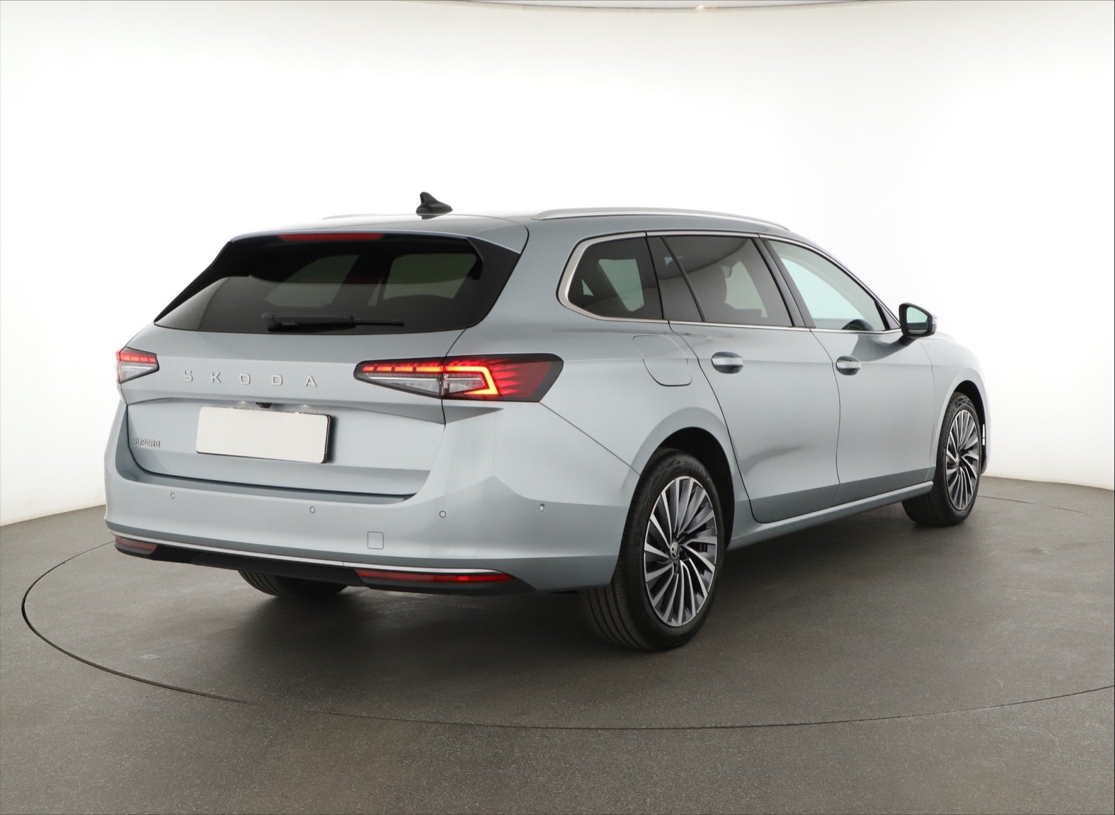 Škoda Superb - 2024