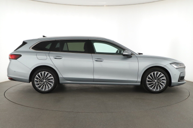 Škoda Superb - 2024