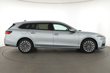 Škoda Superb - 2024