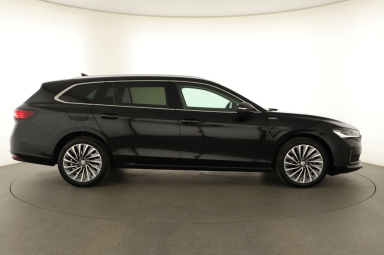 Škoda Superb - 2024