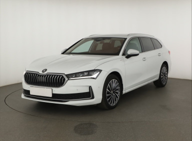 Škoda Superb - 2024