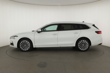 Škoda Superb - 2024