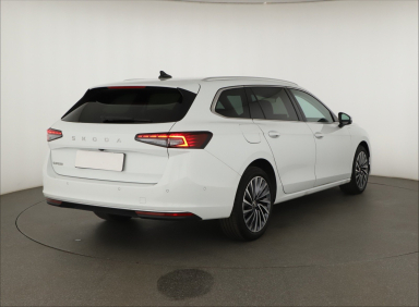 Škoda Superb - 2024