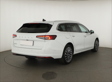 Škoda Superb - 2024