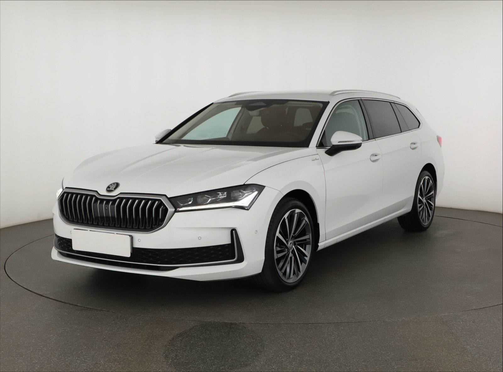 Škoda Superb - 2024