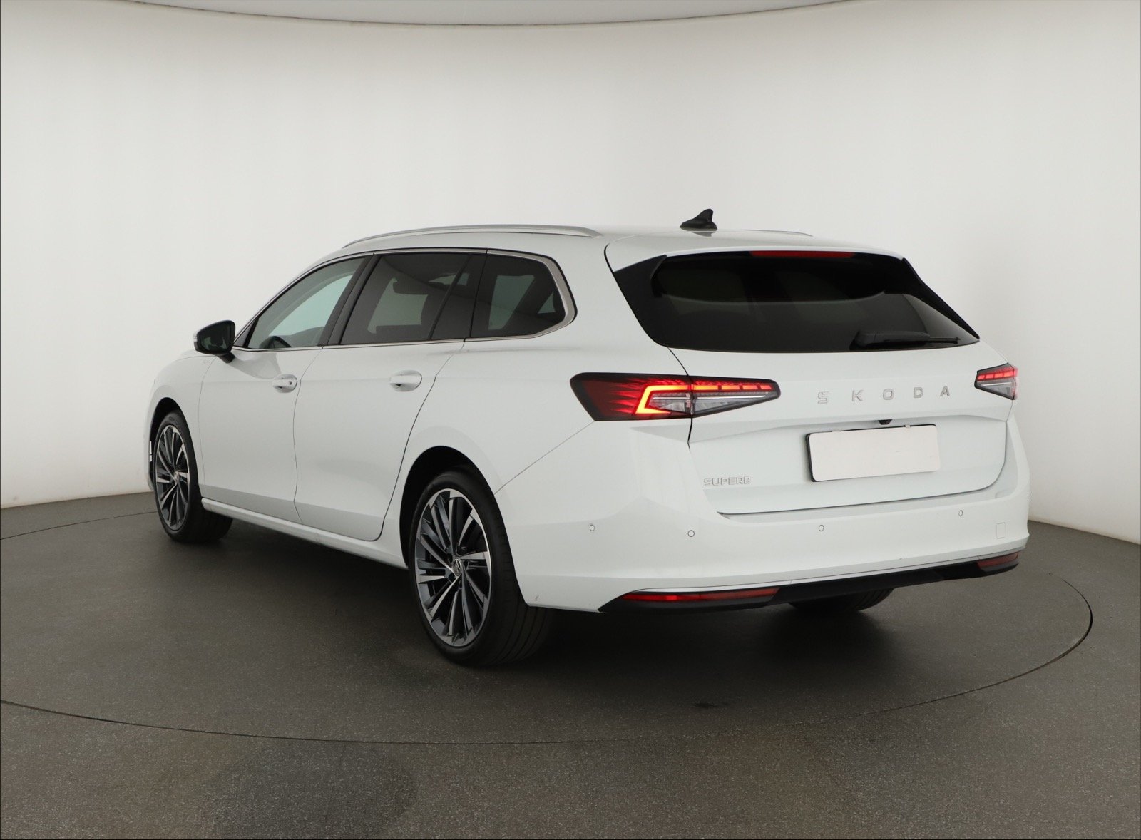 Škoda Superb - 2024