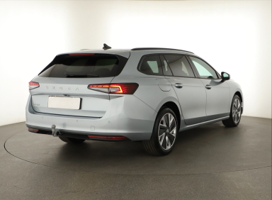 Škoda Superb - 2024