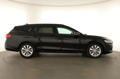 Škoda Superb - 2024