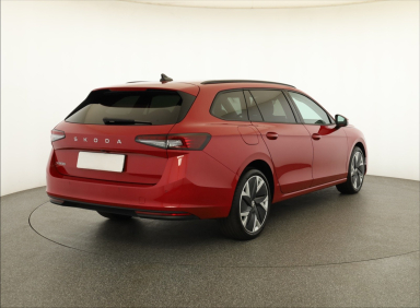 Škoda Superb - 2024
