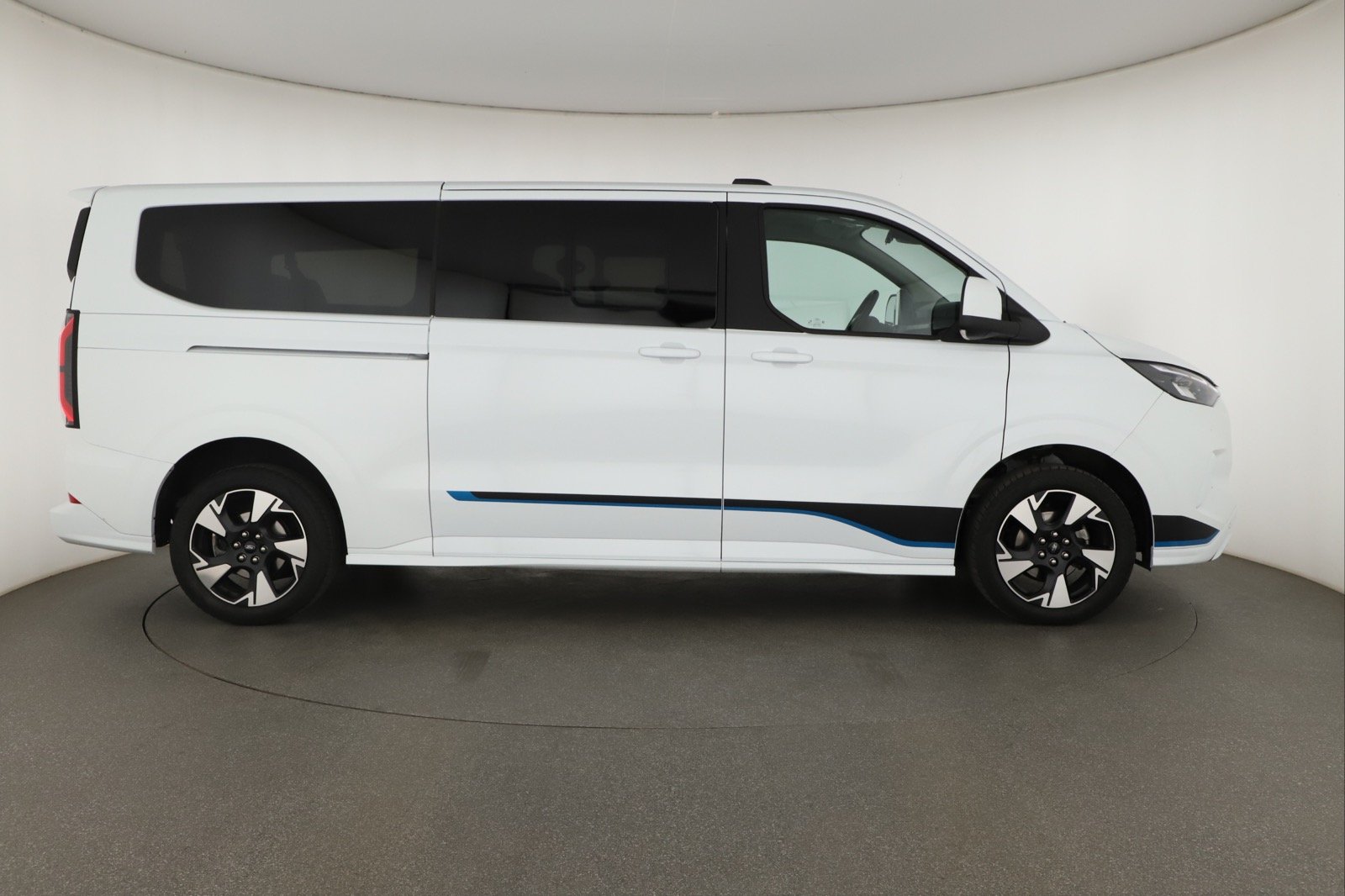 Ford Tourneo Custom - 2024