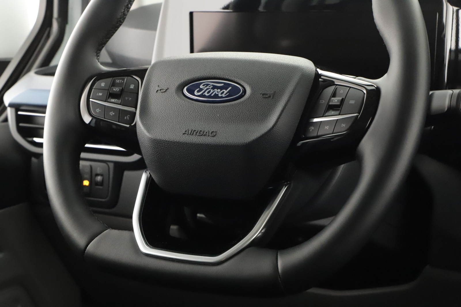 Ford Tourneo Custom - 2025