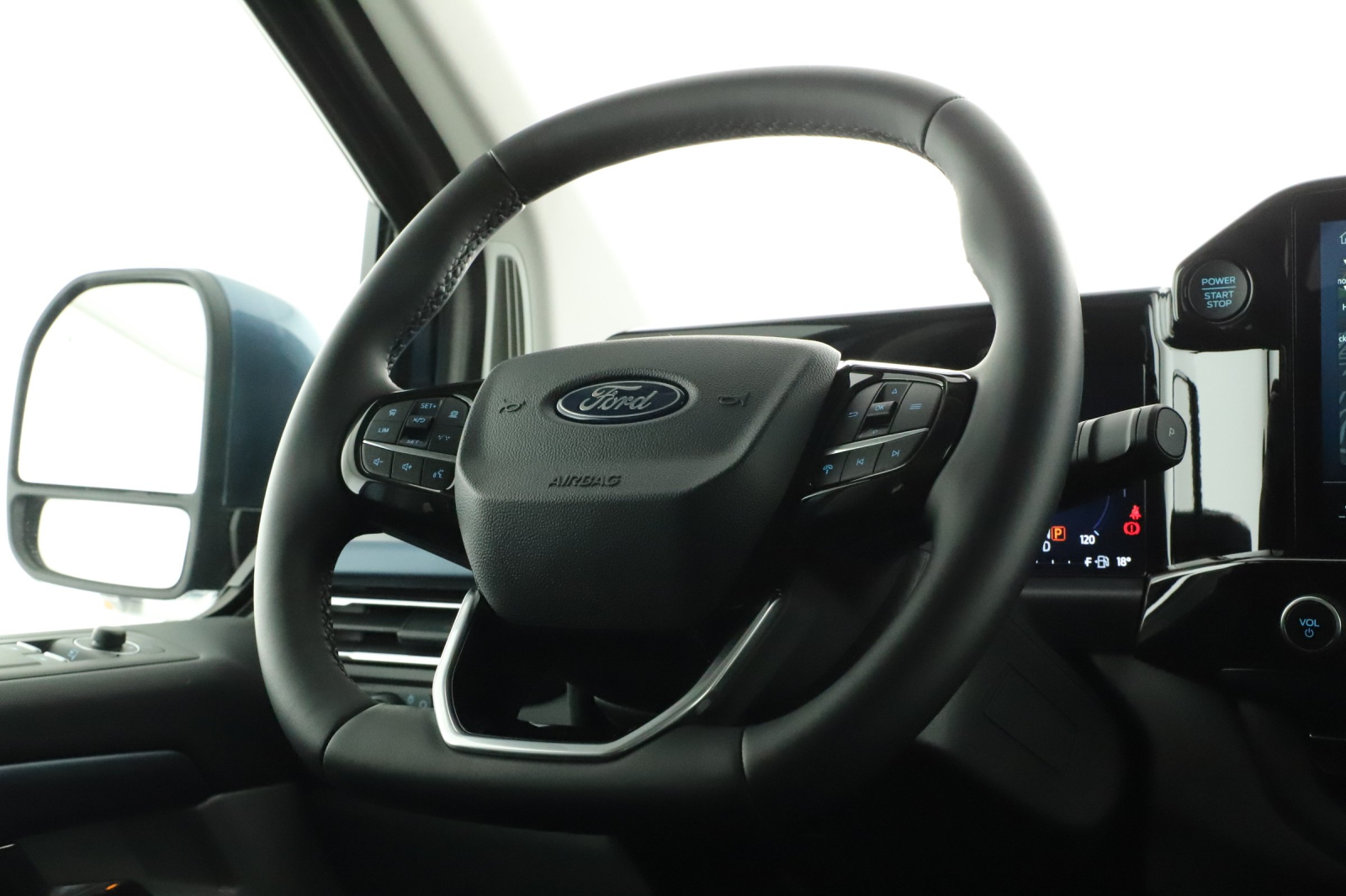 Ford Tourneo Custom - 2025