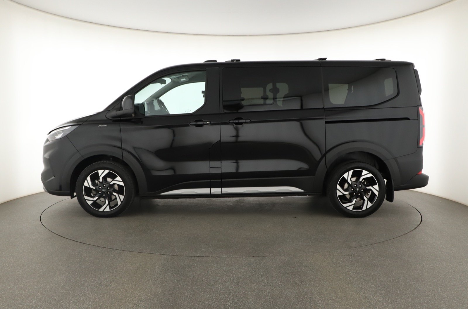 Ford Tourneo Custom - 2024