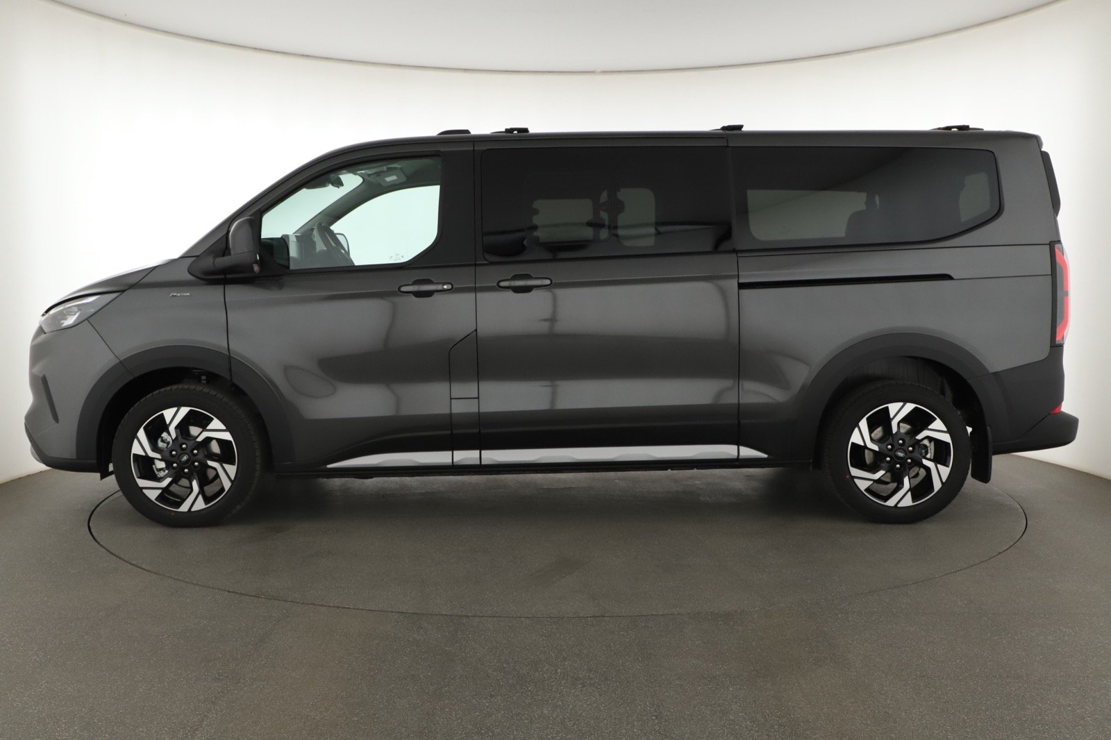 Ford Tourneo Custom - 2025