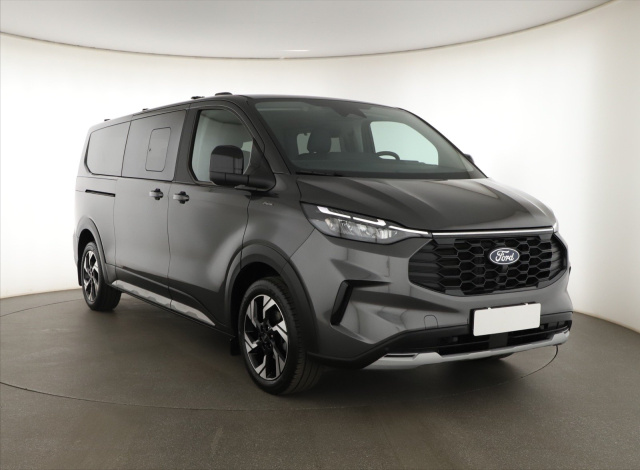 Ford Tourneo Custom 2025