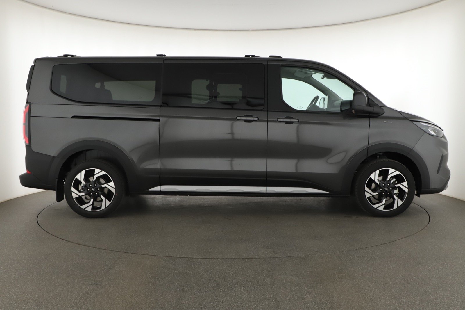 Ford Tourneo Custom - 2025