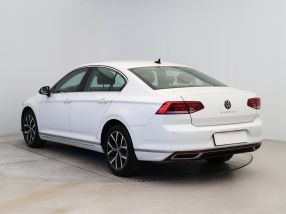 Volkswagen Passat - 2021