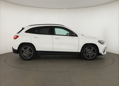 Mercedes-Benz GLA - 2024