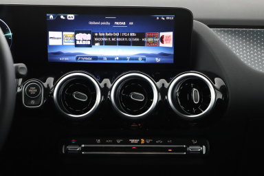 Mercedes-Benz GLA - 2024