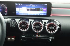 Mercedes-Benz CLA - 2024