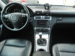 Mercedes-Benz C 2004