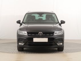 Volkswagen Tiguan - 2016