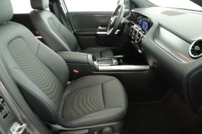 Mercedes-Benz GLA - 2024