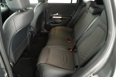 Mercedes-Benz GLA - 2024