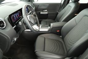Mercedes-Benz GLA - 2024