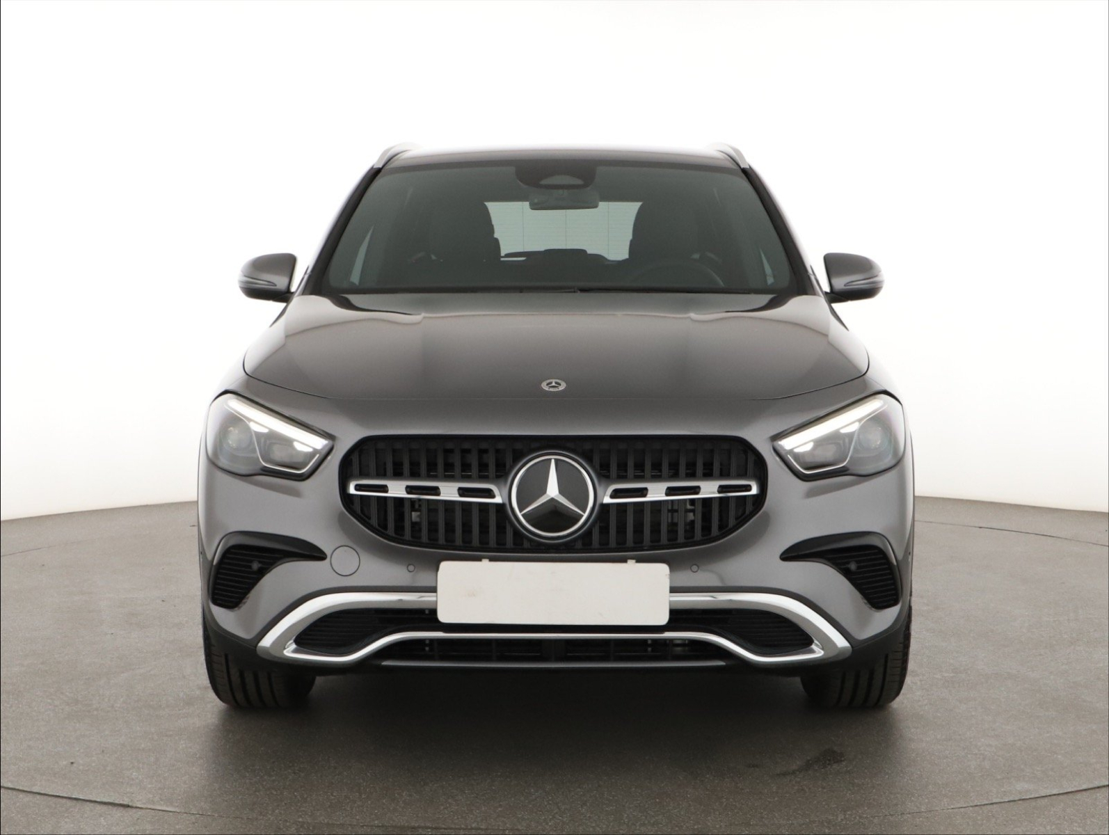 Mercedes-Benz GLA - 2024