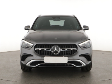 Mercedes-Benz GLA - 2024