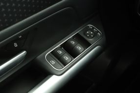 Mercedes-Benz GLA - 2024