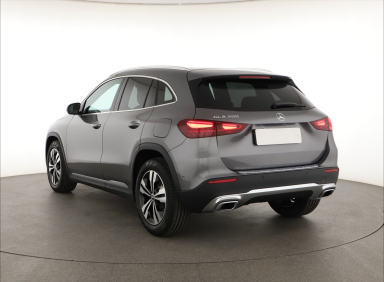 Mercedes-Benz GLA - 2024